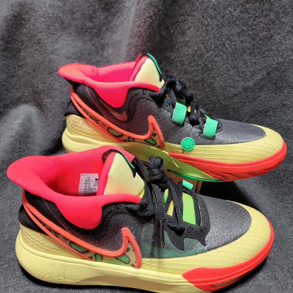 Nike Kyrie 8 GO SE Size 5.5Y